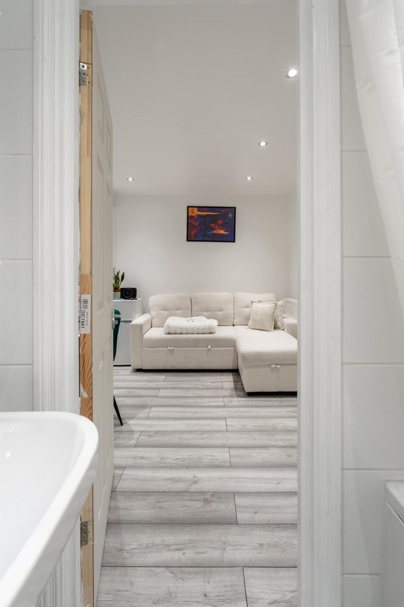 Beautiful Flat Near Central London - Entire Flat - Equipped Kitchen - Private Bathroom 外观 照片